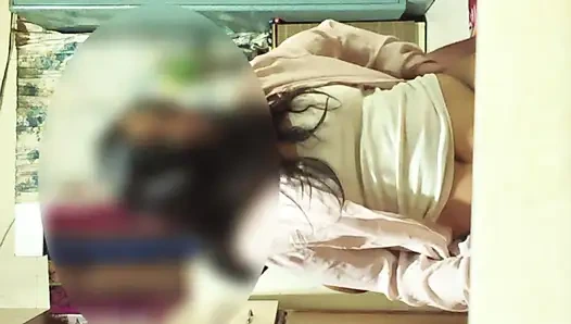 I called my desi girlfriend to my house and swollen her pussy.