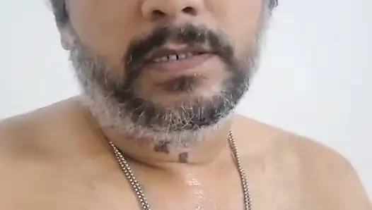 Solo adam senin için derin sikişiyor...