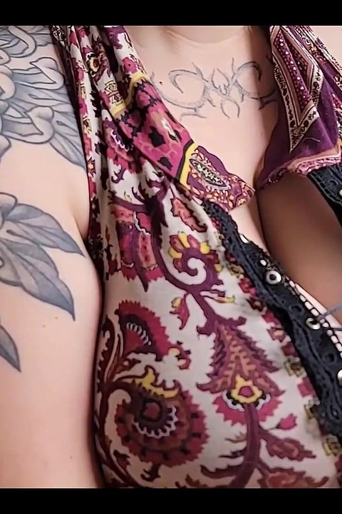 办公室朋友不介意你看