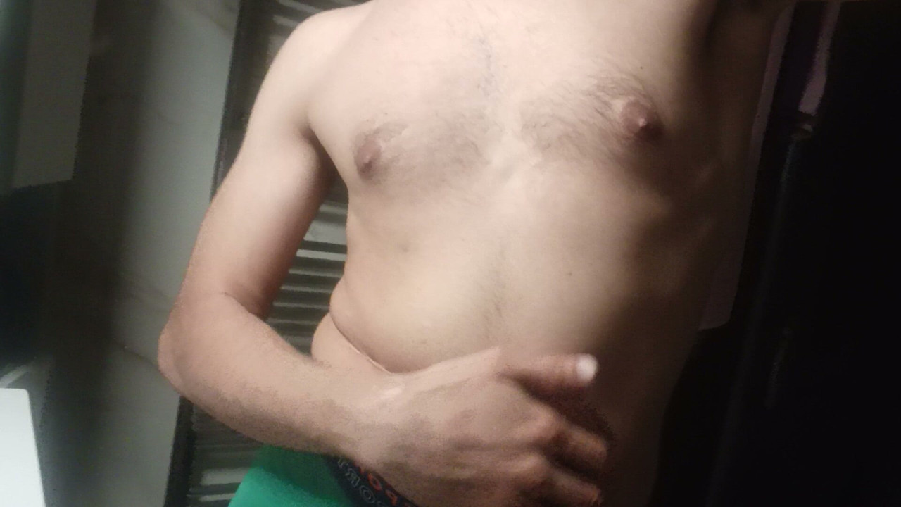 I'm searching someone to have love with, please contact me