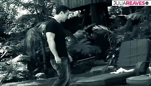 Ateşli kız büyük bir yarağı emdikten ve bindikten sonra döl yiyor