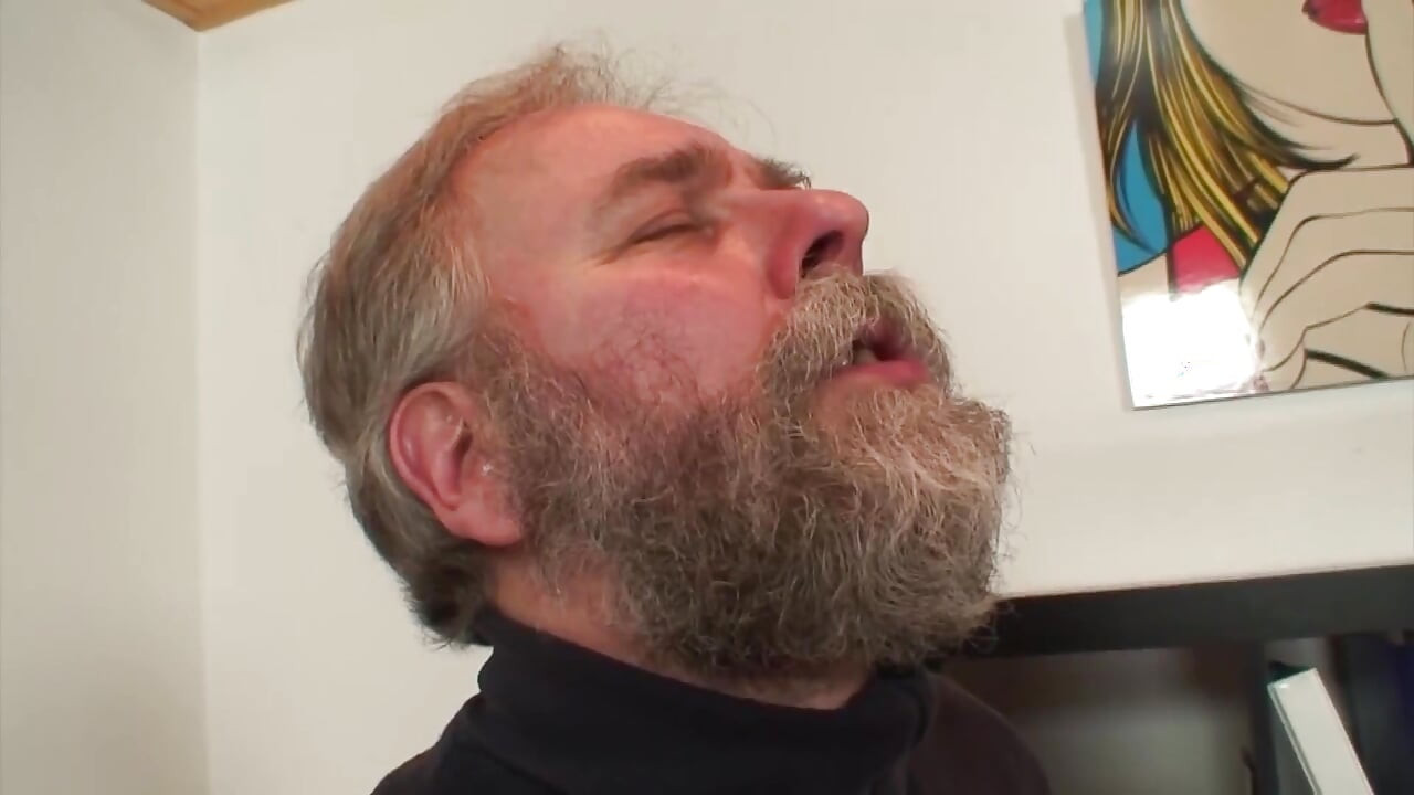 Fat Slut Gets Her Shaved Pussy Pounded by an Old Cock