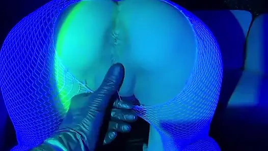 Pantat bahenol cewek ini dientot habis-habisan pakai dildo ukuran raksasa dan kontol besar