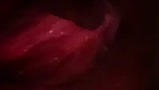 Bu güzel klitorisin ovuşturup öpülüyor