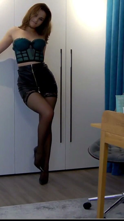 Seductive Cam Girl in Stunning Outfits ready to chat dirty with you. | Clip 1