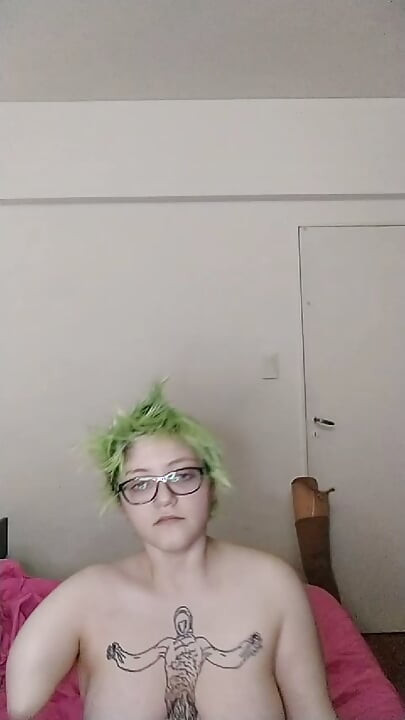 Dobbel amputert onanerer og skriker etter kuk!