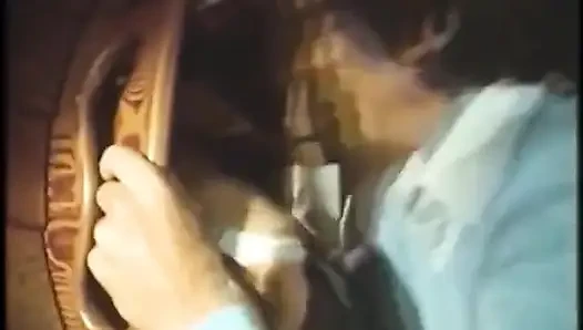 Adam iki ateşli yarak emiyor sonra yarağından döl içiyorlar - 2 sahne 1'de