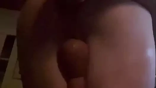 Grande brinquedo anal em perfeita bunda maricas em pé