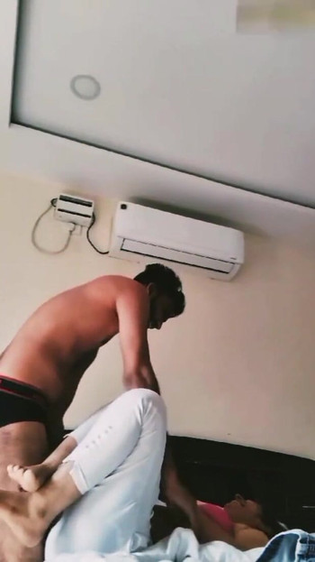 Emotivni trenutak od "žene tvog prijatelja glasno u hotelskoj sobi, dio 2"