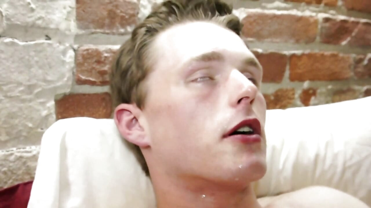 เย็ดดิบโดยควยใหญ่ของเพื่อนแท้ของ muy