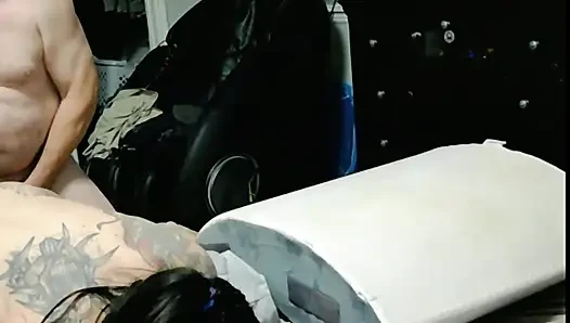 Istri dientot kontol suaminya sendiri