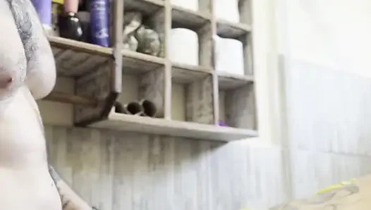 I cheated on my girlfriend by fucking with my sister-in-law in her bathroom!