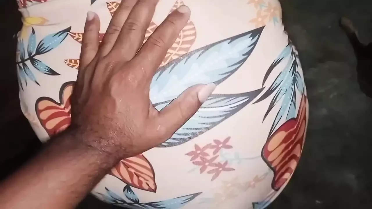 전화 통화 중 발정난 배다른 아들에게 뒤에서 잡힌 복음 새엄마