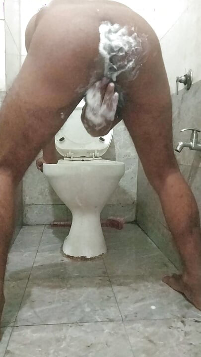 Ghaw ka desi chora muth marte pakda gaya