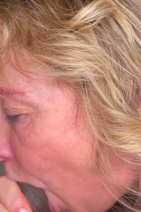 Alleggra the Sexy GILF Blows Mrflourish to Get His Admin Job
