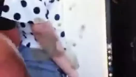 Kiara Romero con semen en su culito