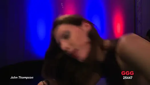 Schmutzige Brünette Fickt Arsch Und Wird Hart Geritten - Augenbinde Fury!