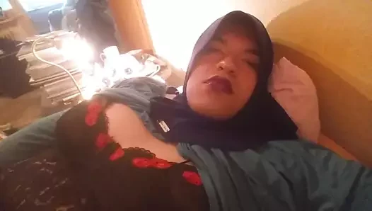 Moslemische  tranny spritzt