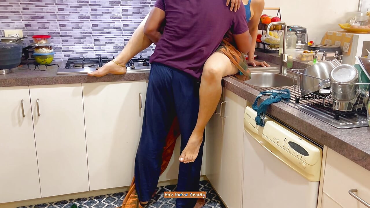 Indian Mother in Law Saree - Deep Pussy Eating by Son In Law - Loud Anal Doggy Fucking