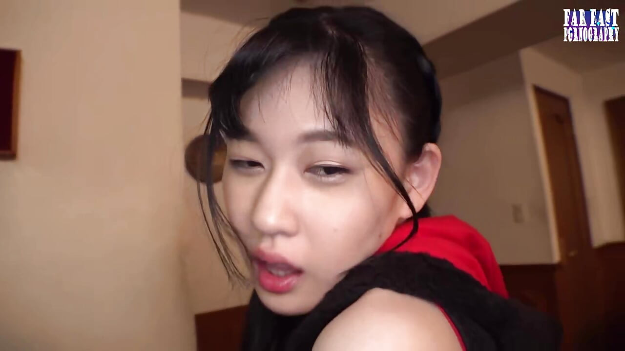 Gulp bliss tinh tế với một lời trêu chọc tóc đen nhỏ xíu trên một buổi hẹn hò bằng miệng ngọt ngào.4