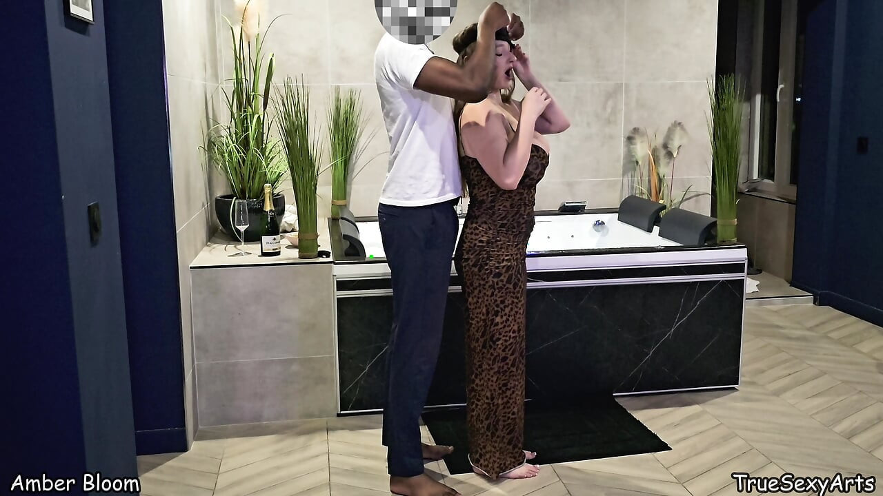 Jacuzzi ÃœberschÃ1/4berschÃ1/4berÃ1/4berã1/4berall brÃ1/4nette - Amber bloom 4k