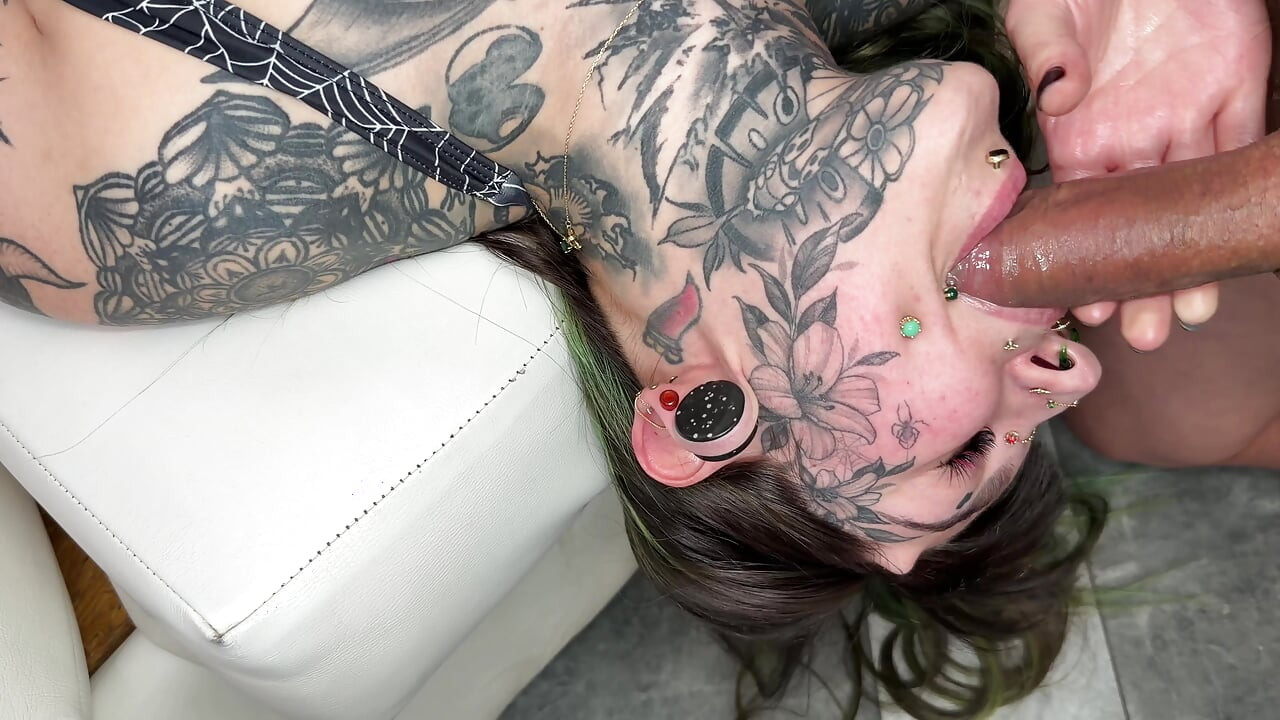 Bazıları komutanın sikiştirildiği yerlerde!