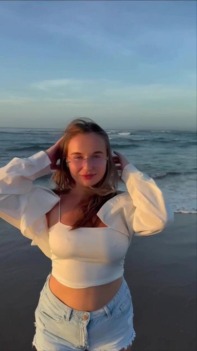 The blonde missed you! And you missed her? Subscribe! 😇