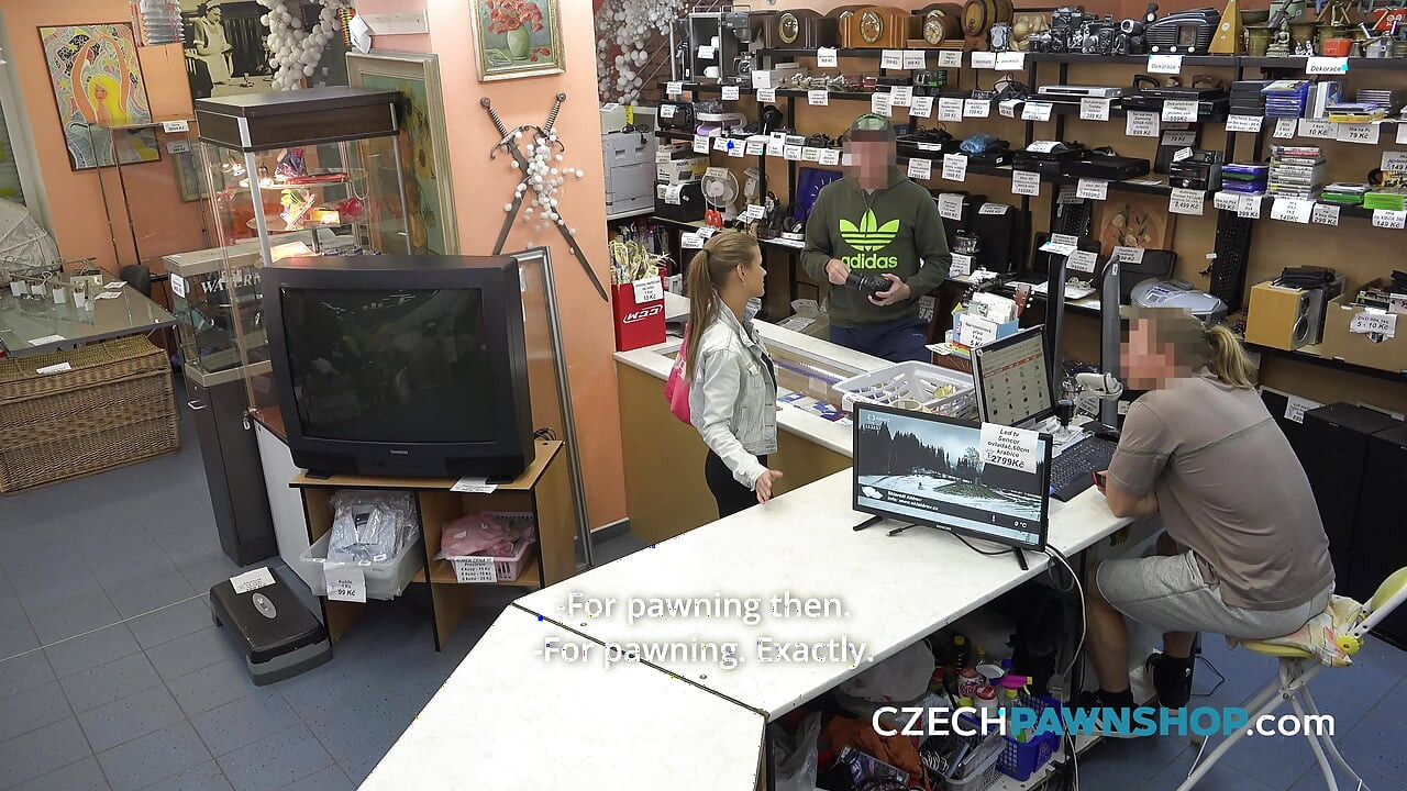 The stunning beauty (CzechPawnShop)