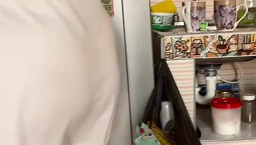 Anda Dapat Melihat Segala Sesuatu Dengan Piyama Dimasak Dengan Thong Dan Bra Down