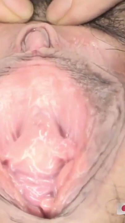Mature Japanese Beauty Spreads Pussy For Dick And Creampie | Clip 1