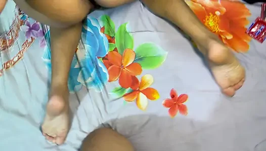 Sexy Bhabhi is waiting for me and I want to fuck her hard