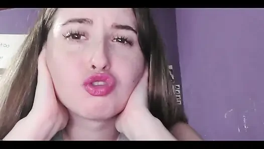 Lipstik merah muda sebelum pulang dari rumah