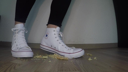 Beyaz converse food ezmek amerikaner