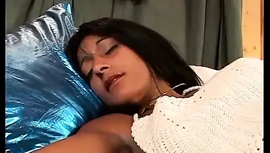 Горячая милфа обожает секс с фистингом