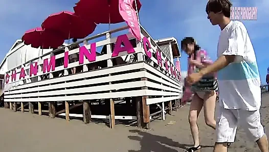 Wanita amatir dijemput di pantai -pt.1