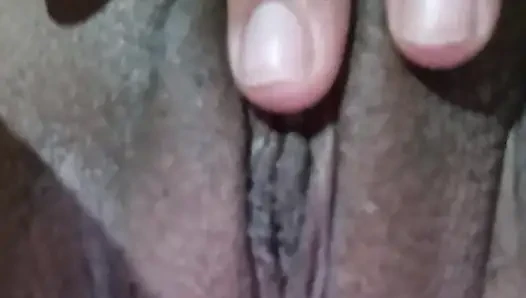 Mädchen masturbiert zum ersten mal