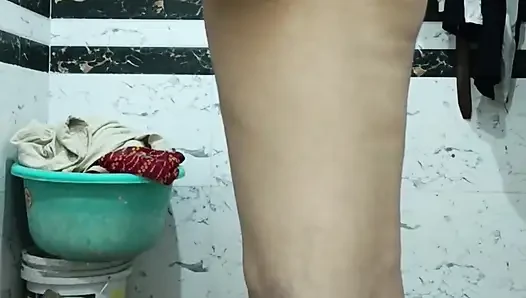 Priya si kakak ipar india lagi asik pamer tembus pantanya
