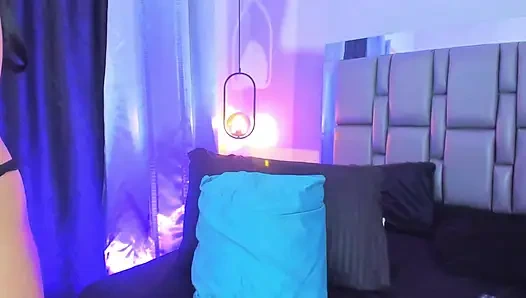 Full webcam show of a Colombian whore
