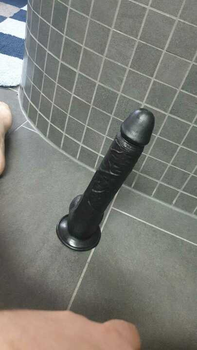 Hard fuck with a 24x4.5cm Dildo