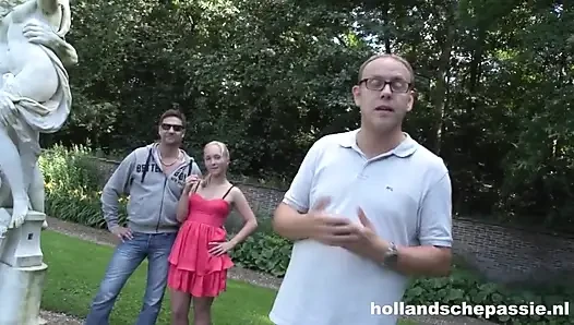 Esmee wird in der Öffentlichkeit gefickt
