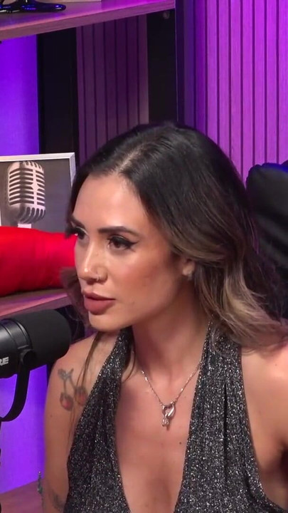 Spectacular moment from "Podcast Completo com Rafaela Lima"