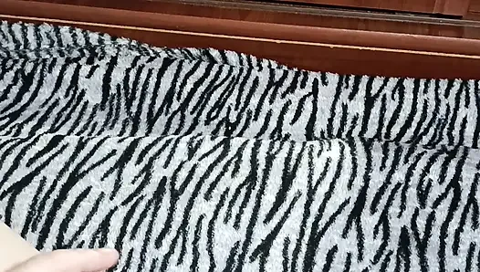 Мастурбация Перед Зеркалом В Домашнем Видео, Не Снимая Трусики