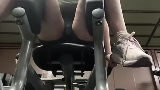 Big ass in Leggings training so hard