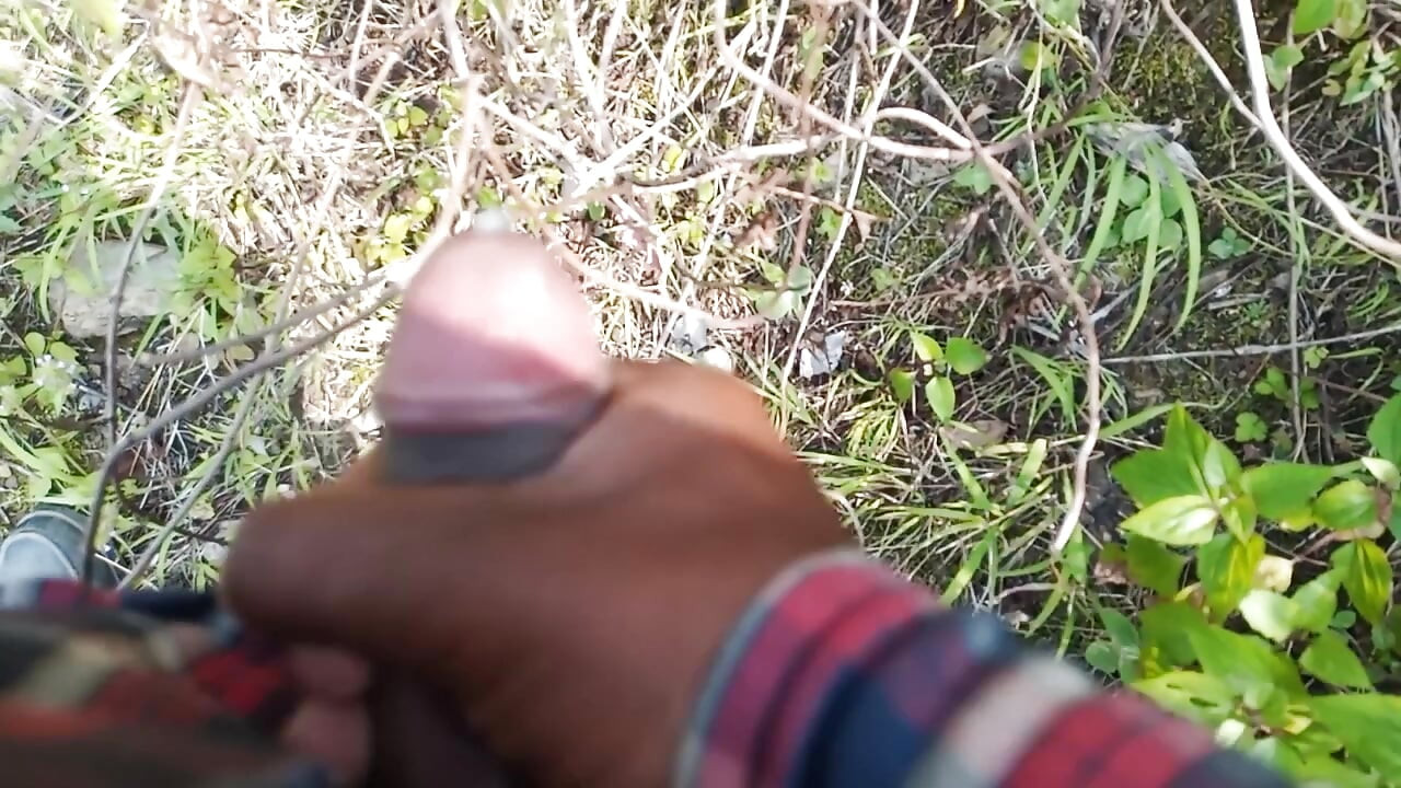 The girl shuddered and ran away from my thick penis and it was fun