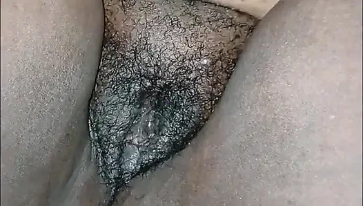 Memek basah cewek gemuk ini dientot habis-habisan