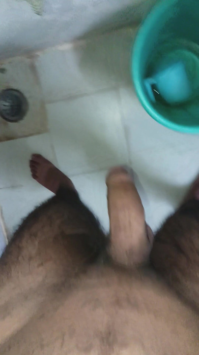 我的鸡巴很紧，现在吮吸它