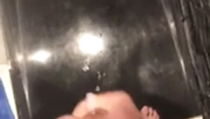 Ejac dans la douche