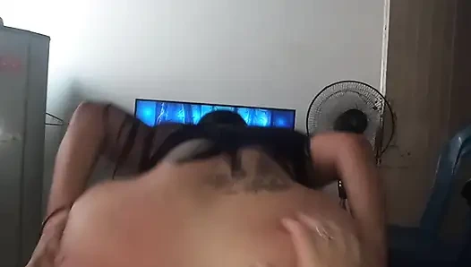 Pantat montok cewek latina dicambuk sampai pantatnya dientot habis-habisan