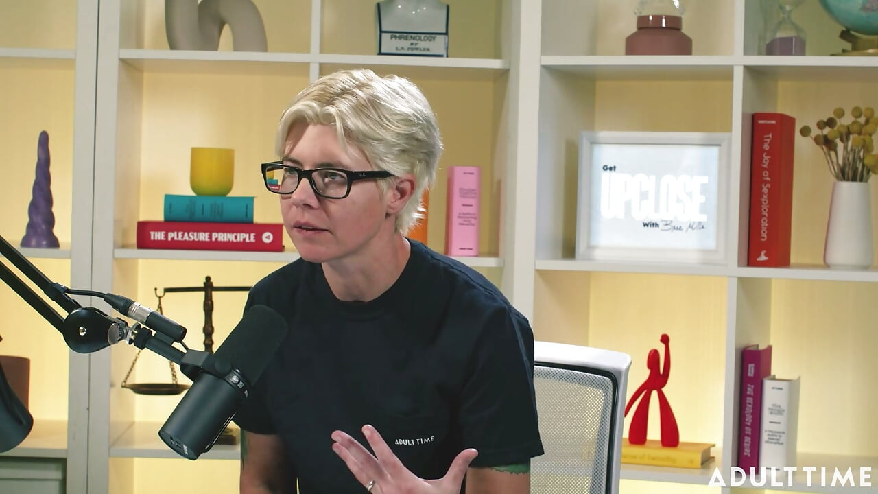 Melanggar Siklus Malu & Menjadi Diri Sendiri, dengan Khloe Kingsley! | Podcast Khusus Orang Dewasa