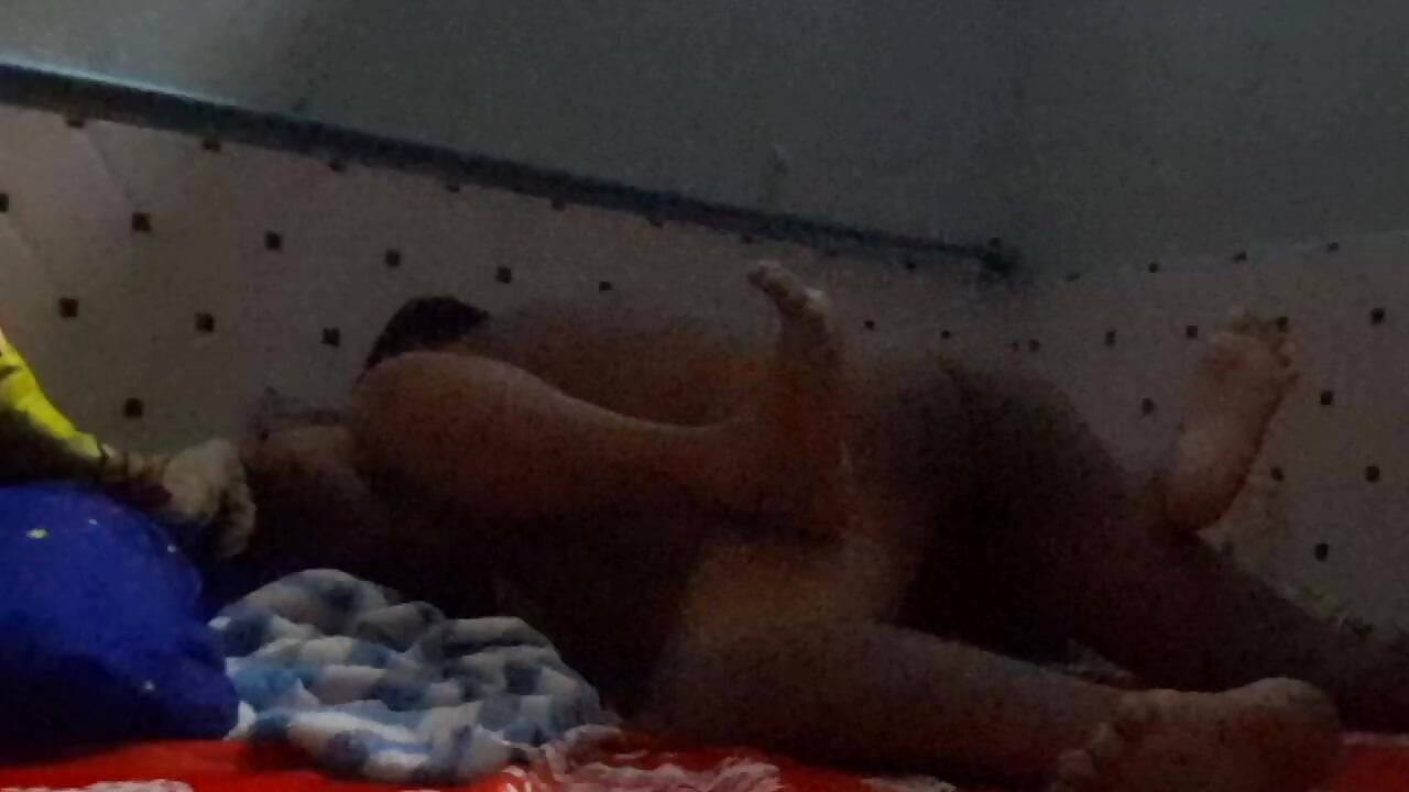 Urmărește-mă cum mă fut o fată sexy Widwo, 35 de ani, gemând, episodul 01
